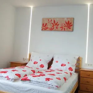 Homestay With Private Bathroom And Sea View, 50 M Del Mar, Radazul