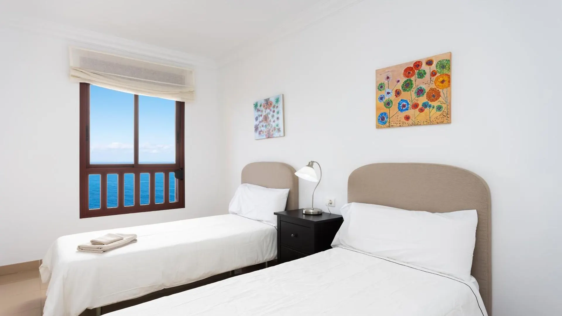 Home2Book Comfy Apartment With Ocean Views Radazul